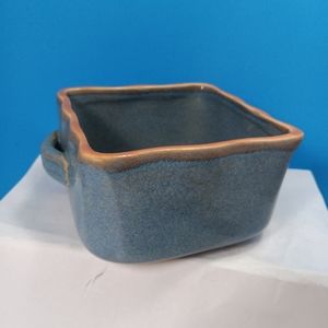 Pottery dish